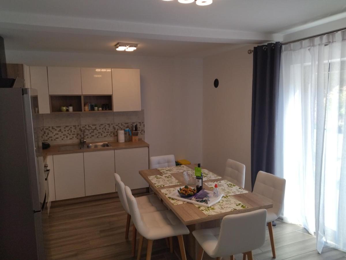 Holiday Apartments Cecilija Supetarska Draga Exterior foto