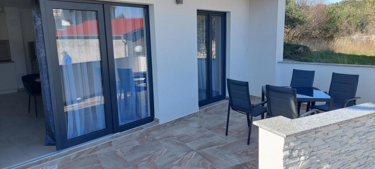 Holiday Apartments Cecilija Supetarska Draga Exterior foto