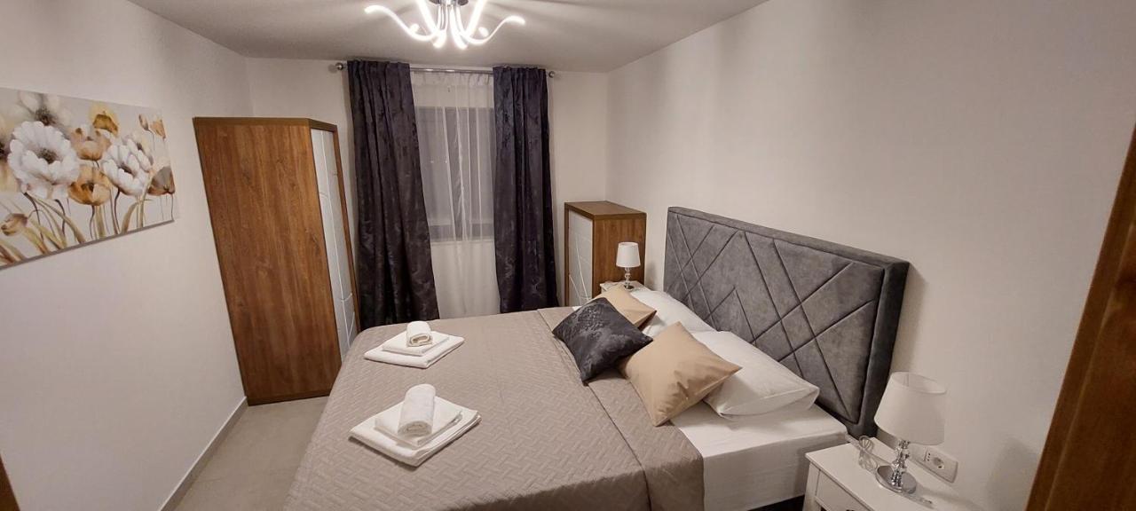 Holiday Apartments Cecilija Supetarska Draga Exterior foto